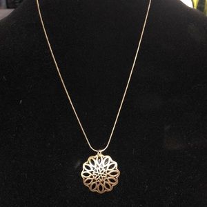 Pendant necklace
